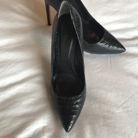 Rachel Roy snakeskin heels. Barely worn. - Picture 5 of 5